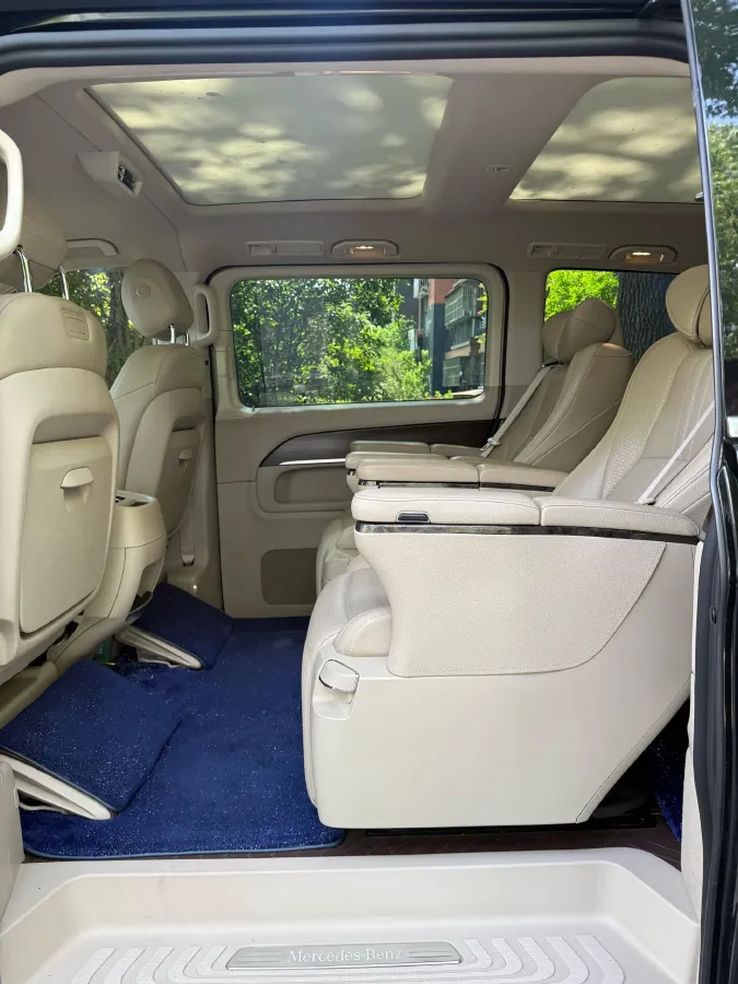 2022 Mercedes-Benz V Class 2.0T 211HP L4 9AT,autocango,china used car exporter,china ev exporter,chinese used car exporter,chinese used ev exporter