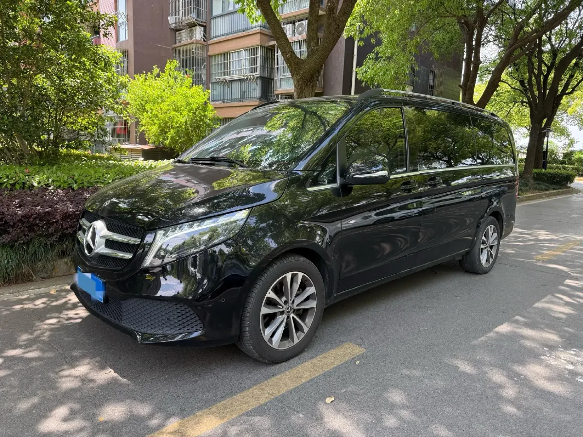 2022 Mercedes-Benz V Class 2.0T 211HP L4 9AT,autocango,china used car exporter,china ev exporter,chinese used car exporter,chinese used ev exporter