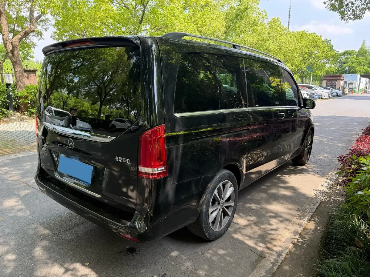 2022 Mercedes-Benz V Class 2.0T 211HP L4 9AT,autocango,china used car exporter,china ev exporter,chinese used car exporter,chinese used ev exporter