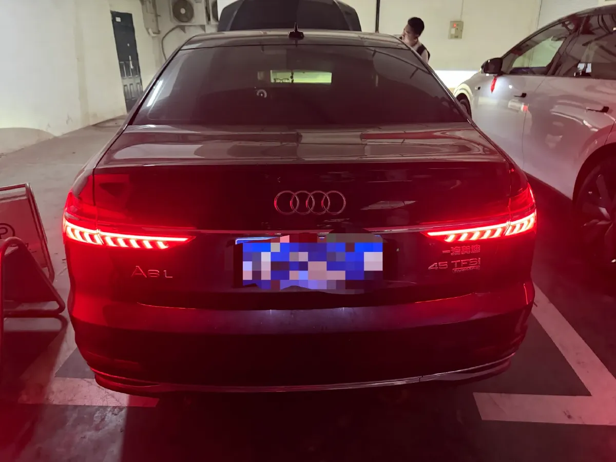 2023 Audi A6L 2.0T 245HP L4 7DCT,autocango,china used car exporter,china ev exporter,chinese used car exporter,chinese used ev exporter