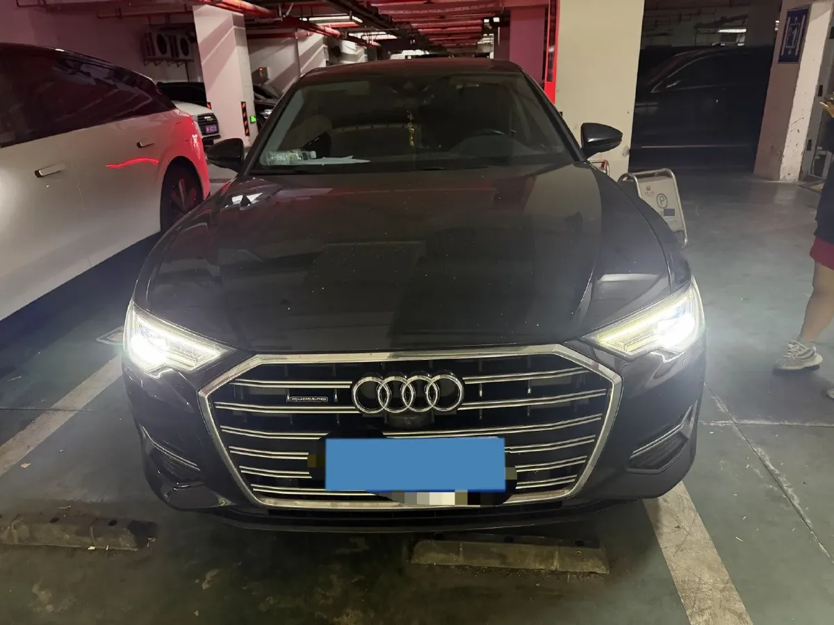 2023 Audi A6L 2.0T 245HP L4 7DCT,autocango,china used car exporter,china ev exporter,chinese used car exporter,chinese used ev exporter