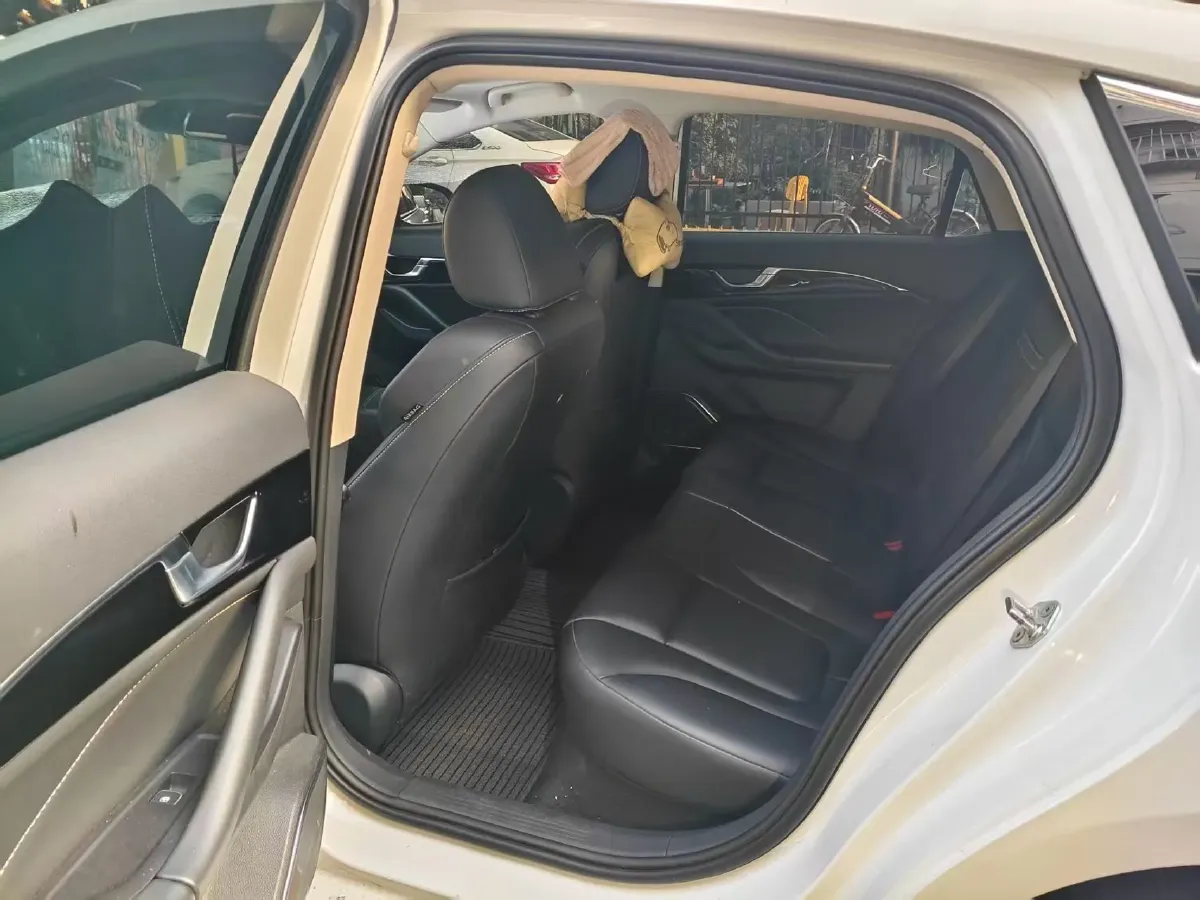 2021 Bestune B70 1.5T 169HP L4 7DCT,autocango,china used car exporter,china ev exporter,chinese used car exporter,chinese used ev exporter