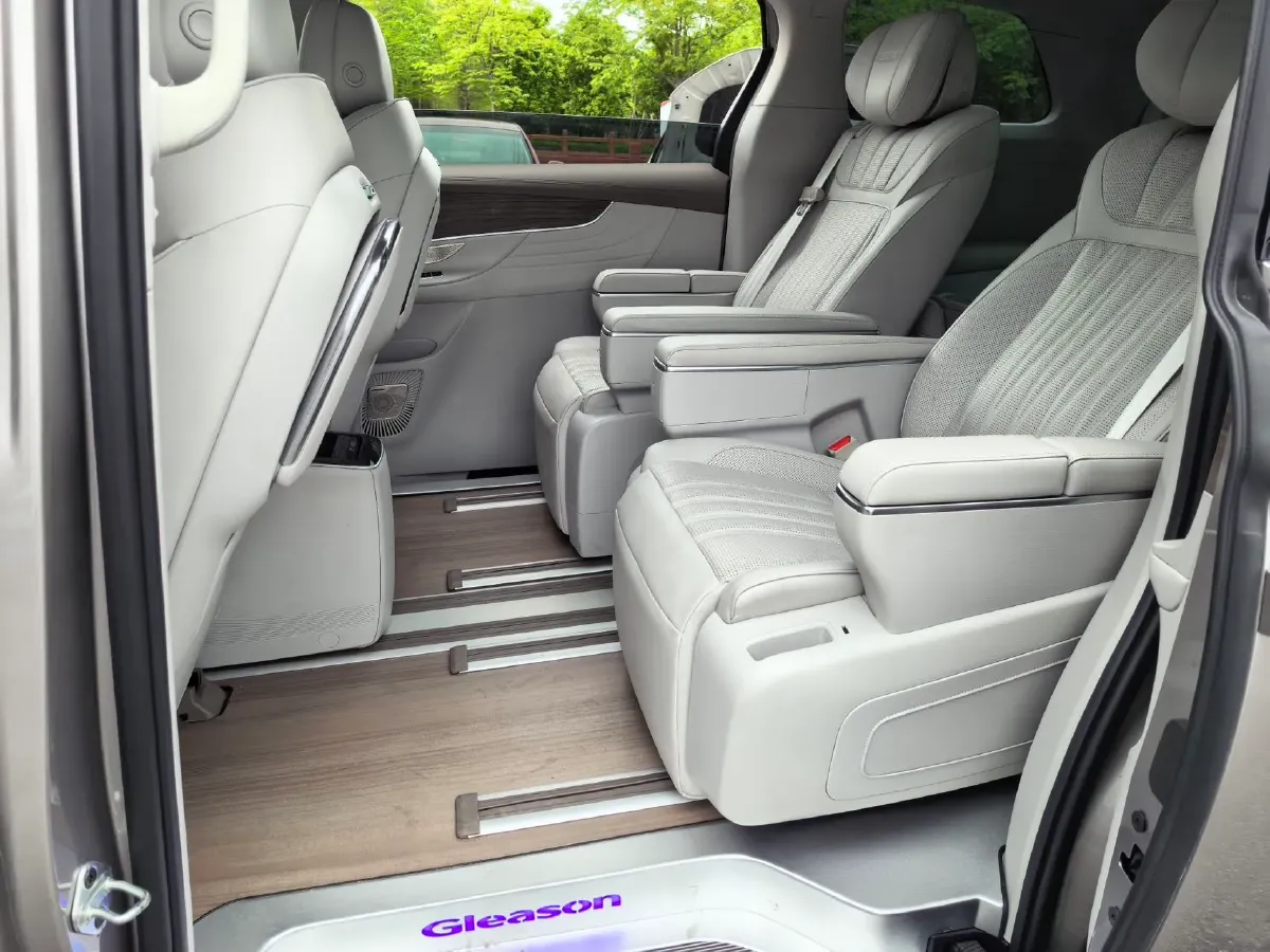 2023 Roewe iMAX8 2.0T 234HP L4 8AT,autocango,china used car exporter,china ev exporter,chinese used car exporter,chinese used ev exporter