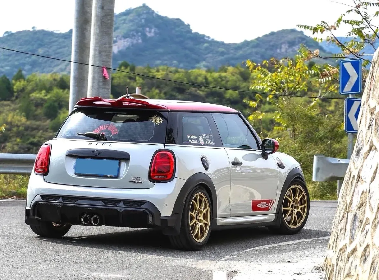 2022 MINI JCW 2.0T 231HP L4 8AT,autocango,china used car exporter,china ev exporter,chinese used car exporter,chinese used ev exporter