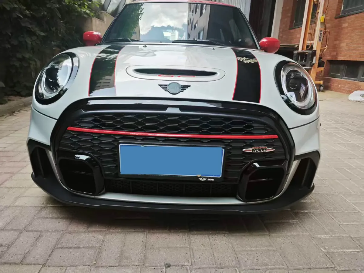 2022 MINI JCW 2.0T 231HP L4 8AT,autocango,china used car exporter,china ev exporter,chinese used car exporter,chinese used ev exporter