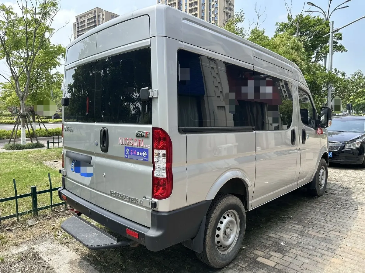 2023 MAXUS XinTu V80 2.0T 127HP L4 6MT,autocango,china used car exporter,china ev exporter,chinese used car exporter,chinese used ev exporter