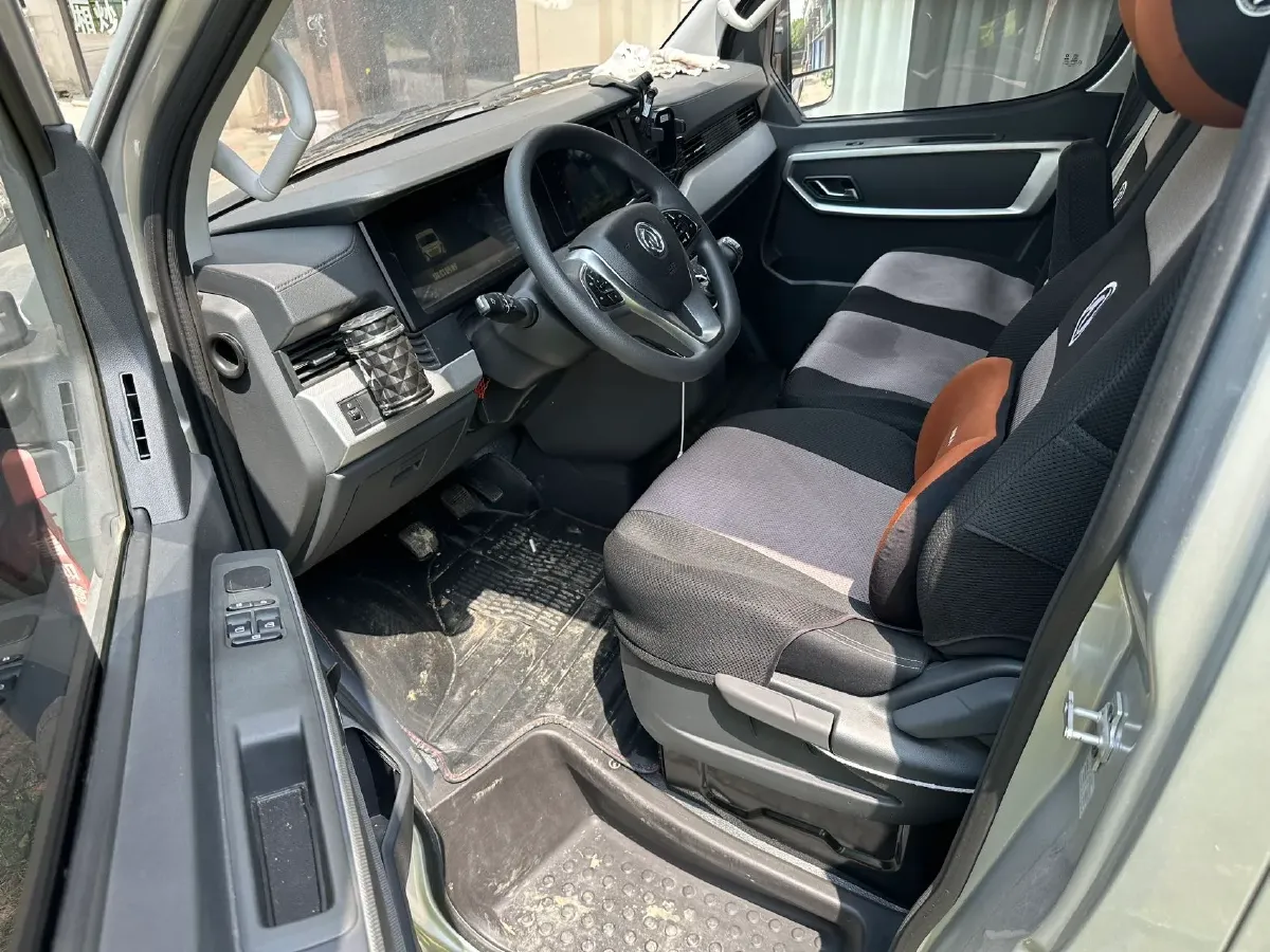 2023 MAXUS XinTu V80 2.0T 127HP L4 6MT,autocango,china used car exporter,china ev exporter,chinese used car exporter,chinese used ev exporter