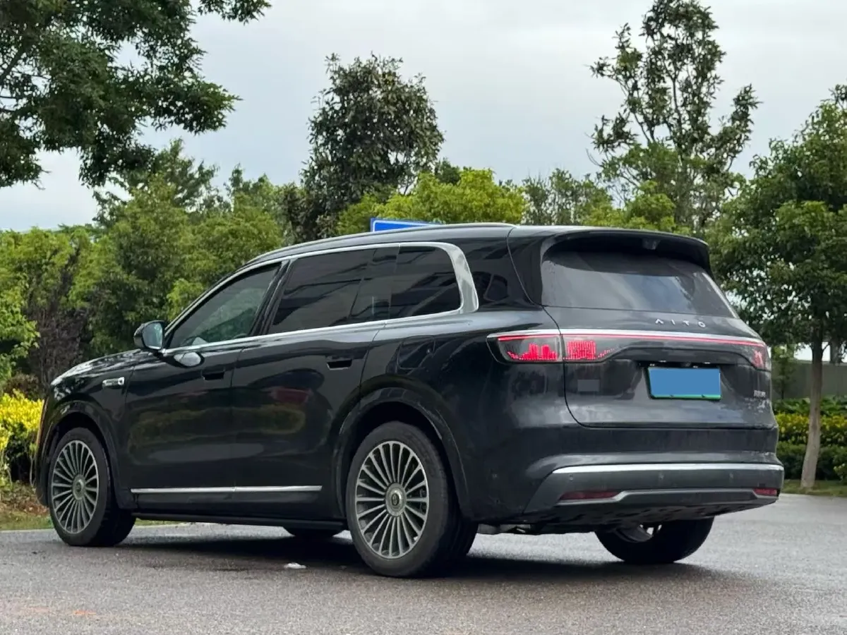 2025 AITO AITO M8 REEV 160HP REEV 53.4KWH,autocango,china used car exporter,china ev exporter,chinese used car exporter,chinese used ev exporter