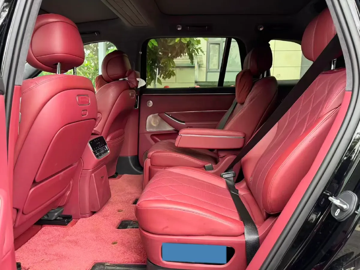 2025 AITO AITO M8 REEV 160HP REEV 53.4KWH,autocango,china used car exporter,china ev exporter,chinese used car exporter,chinese used ev exporter