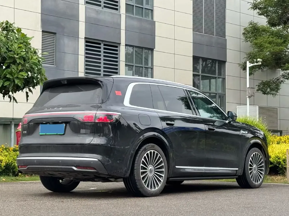 2025 AITO AITO M8 REEV 160HP REEV 53.4KWH,autocango,china used car exporter,china ev exporter,chinese used car exporter,chinese used ev exporter