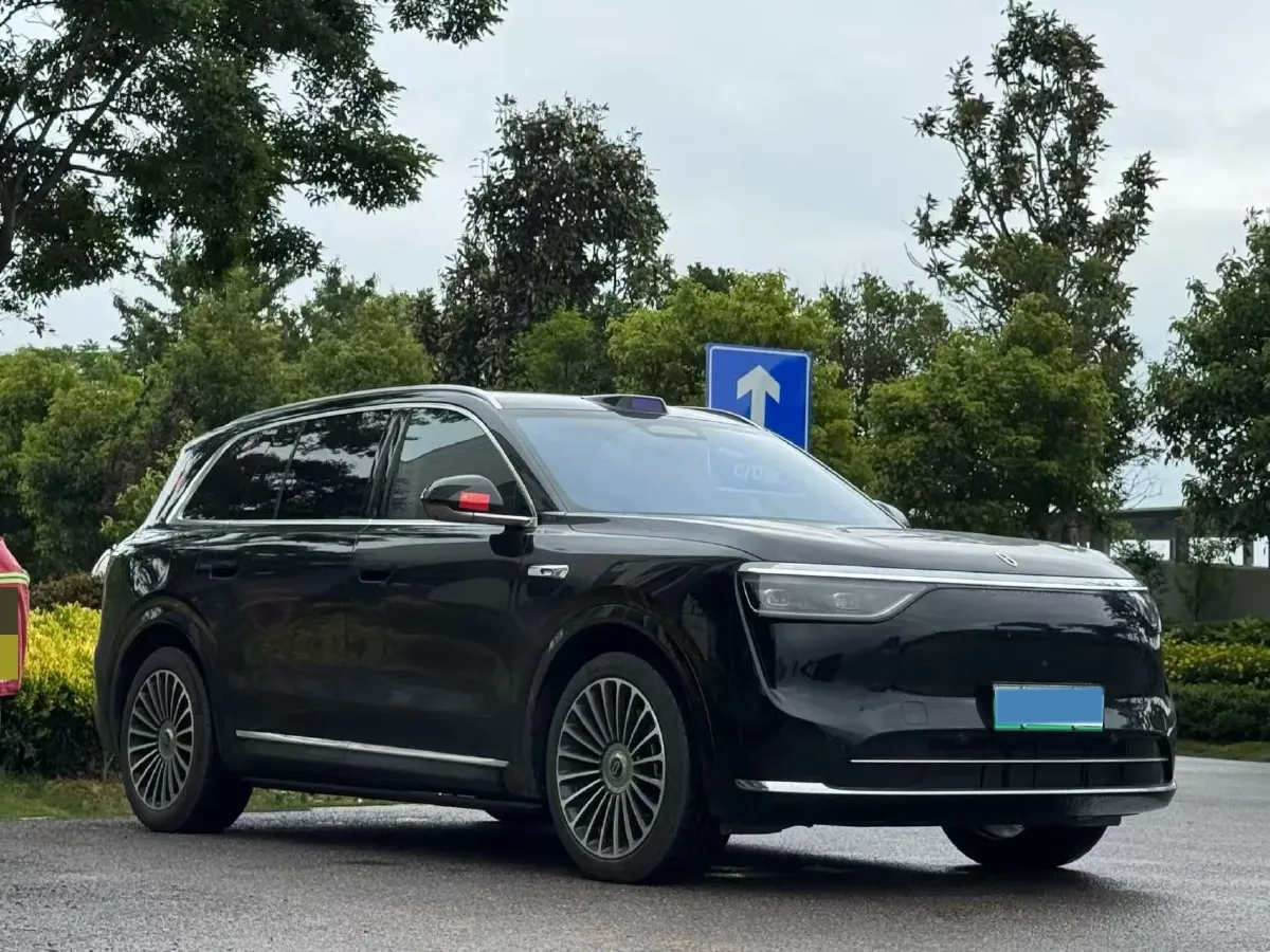 2025 AITO AITO M8 REEV 160HP REEV 53.4KWH,autocango,china used car exporter,china ev exporter,chinese used car exporter,chinese used ev exporter