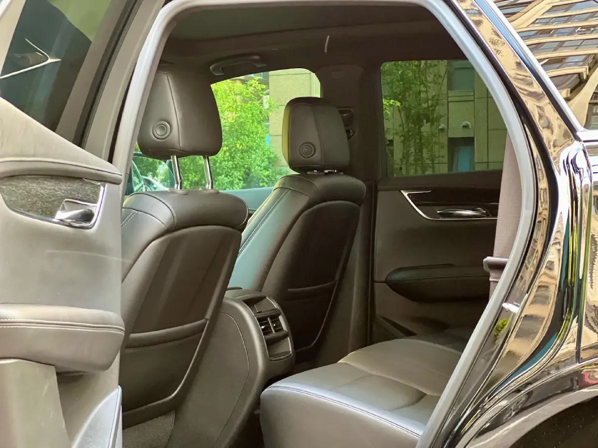 2020 Cadillac XT5 2.0T 237HP L4 9AT,autocango,china used car exporter,china ev exporter,chinese used car exporter,chinese used ev exporter