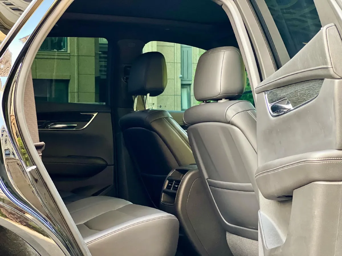 2020 Cadillac XT5 2.0T 237HP L4 9AT,autocango,china used car exporter,china ev exporter,chinese used car exporter,chinese used ev exporter