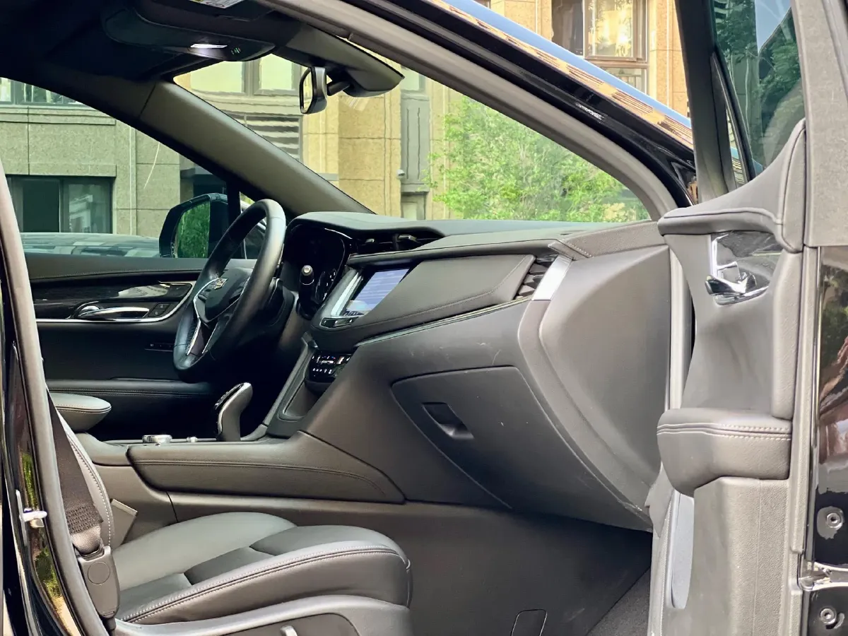 2020 Cadillac XT5 2.0T 237HP L4 9AT,autocango,china used car exporter,china ev exporter,chinese used car exporter,chinese used ev exporter