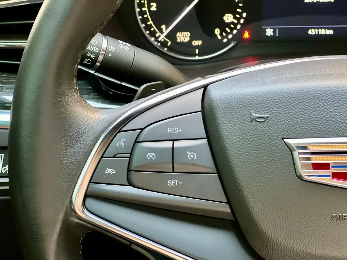 2020 Cadillac XT5 2.0T 237HP L4 9AT,autocango,china used car exporter,china ev exporter,chinese used car exporter,chinese used ev exporter