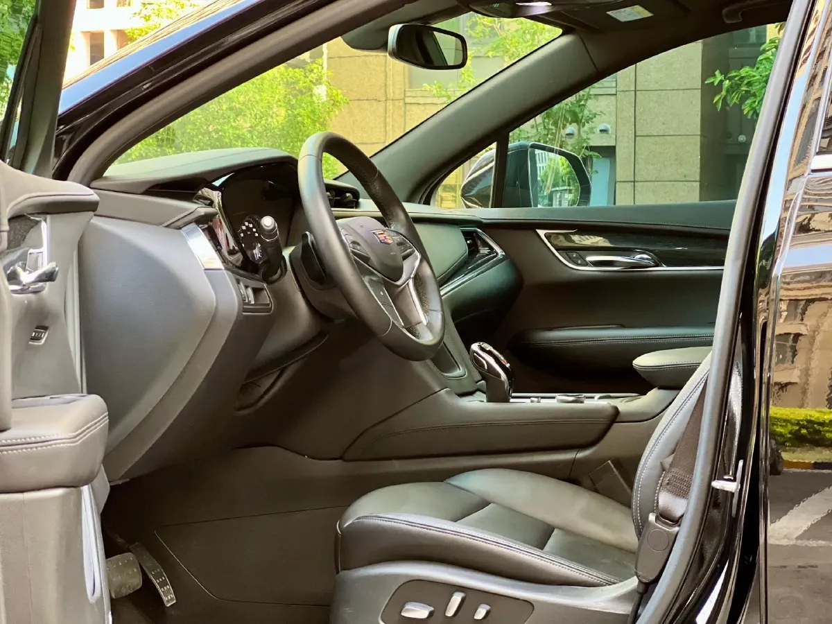 2020 Cadillac XT5 2.0T 237HP L4 9AT,autocango,china used car exporter,china ev exporter,chinese used car exporter,chinese used ev exporter