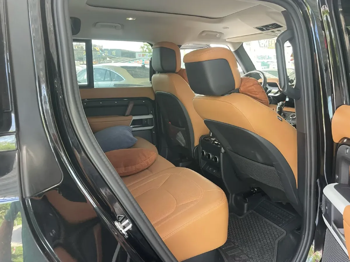 2024 Land Rover Defender 3.0T 400HP L6 8AT,autocango,china used car exporter,china ev exporter,chinese used car exporter,chinese used ev exporter