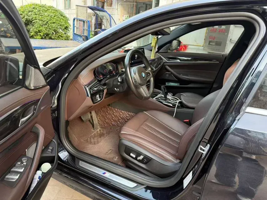 2022 BMW 5 Series 2.0T 184HP L4 8AT,autocango,china used car exporter,china ev exporter,chinese used car exporter,chinese used ev exporter