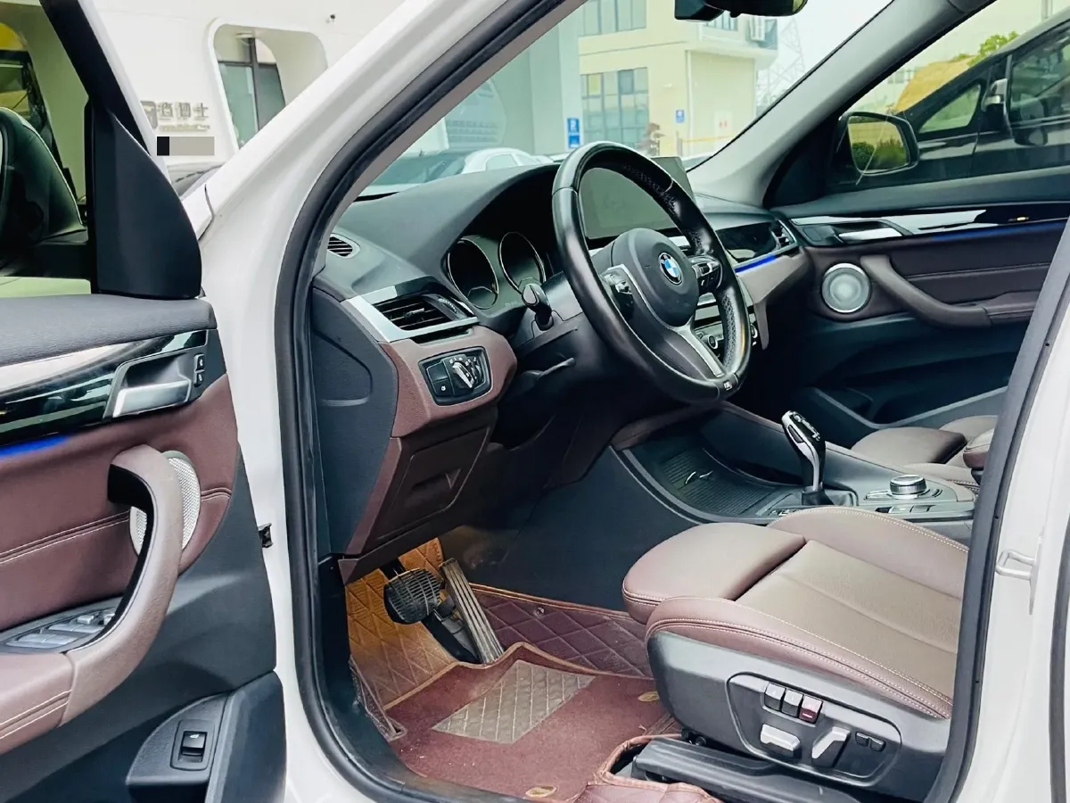 2021 BMW X1 2.0T 192HP L4 7DCT,autocango,china used car exporter,china ev exporter,chinese used car exporter,chinese used ev exporter