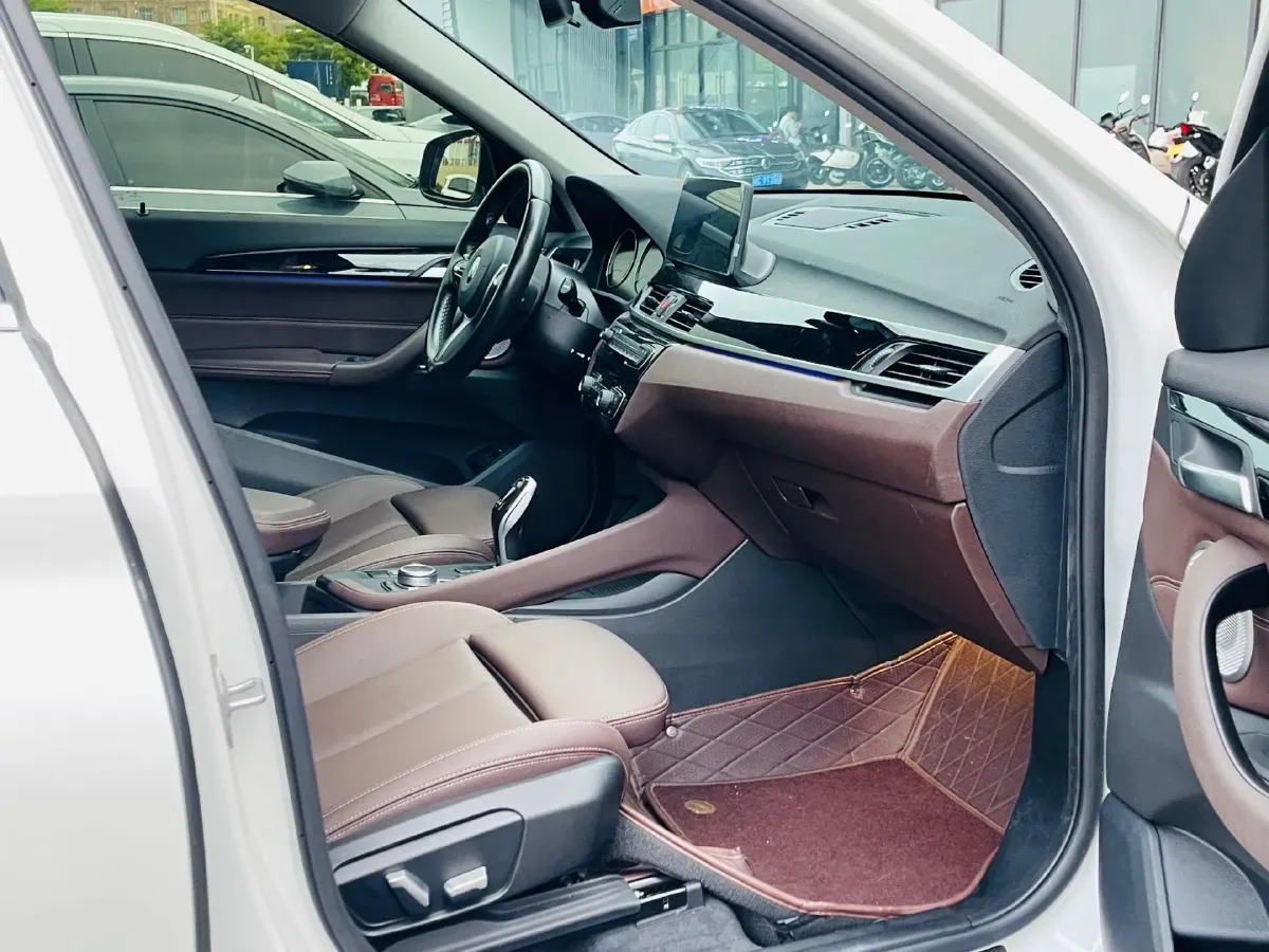 2021 BMW X1 2.0T 192HP L4 7DCT,autocango,china used car exporter,china ev exporter,chinese used car exporter,chinese used ev exporter