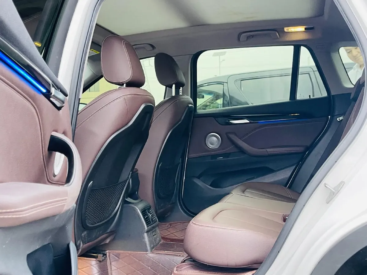 2021 BMW X1 2.0T 192HP L4 7DCT,autocango,china used car exporter,china ev exporter,chinese used car exporter,chinese used ev exporter