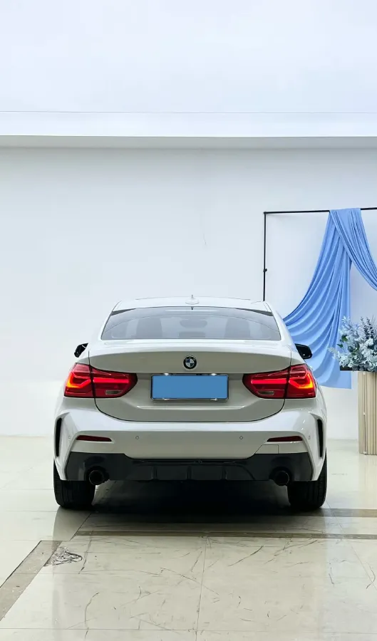 2021 BMW 1 Series 1.5T 140HP L3 7DCT,autocango,china used car exporter,china ev exporter,chinese used car exporter,chinese used ev exporter
