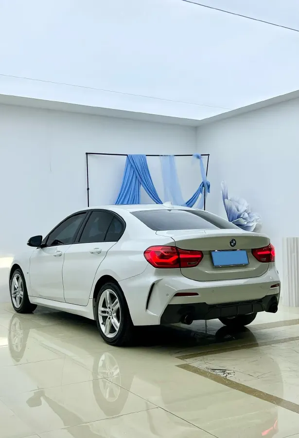 2021 BMW 1 Series 1.5T 140HP L3 7DCT,autocango,china used car exporter,china ev exporter,chinese used car exporter,chinese used ev exporter