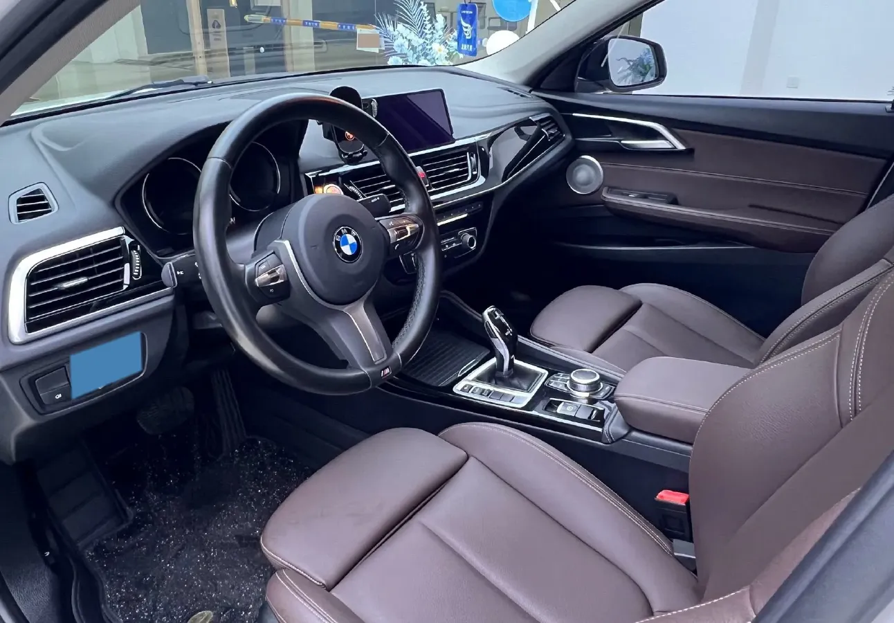 2021 BMW 1 Series 1.5T 140HP L3 7DCT,autocango,china used car exporter,china ev exporter,chinese used car exporter,chinese used ev exporter