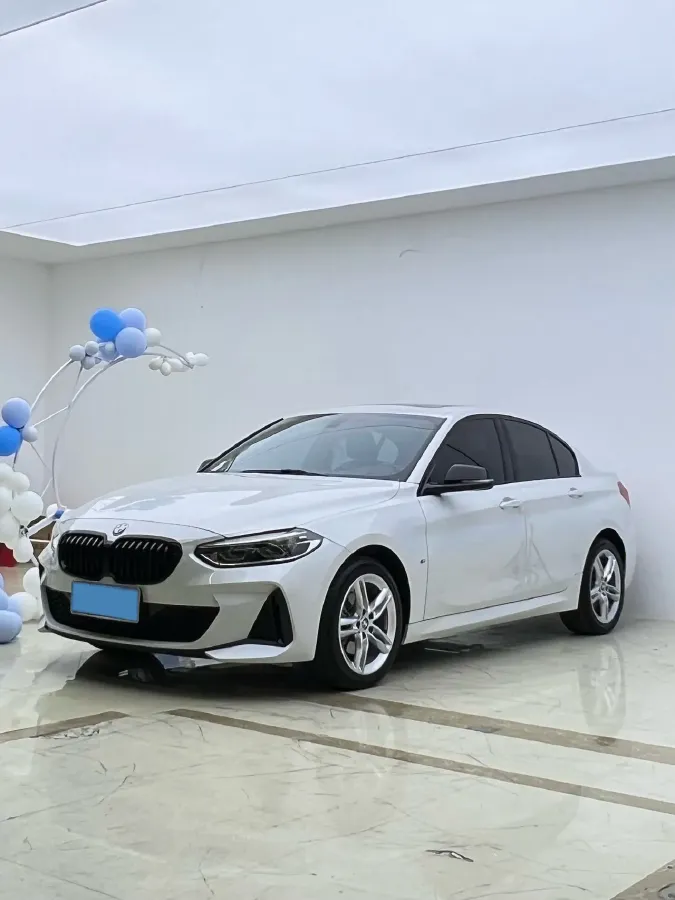 2021 BMW 1 Series 1.5T 140HP L3 7DCT,autocango,china used car exporter,china ev exporter,chinese used car exporter,chinese used ev exporter