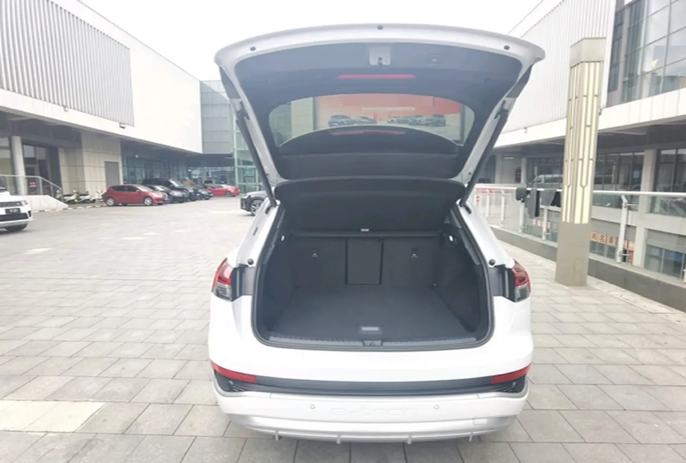 2023 Audi Q4 e-tron BEV 84.8KWH,autocango,china used car exporter,china ev exporter,chinese used car exporter,chinese used ev exporter