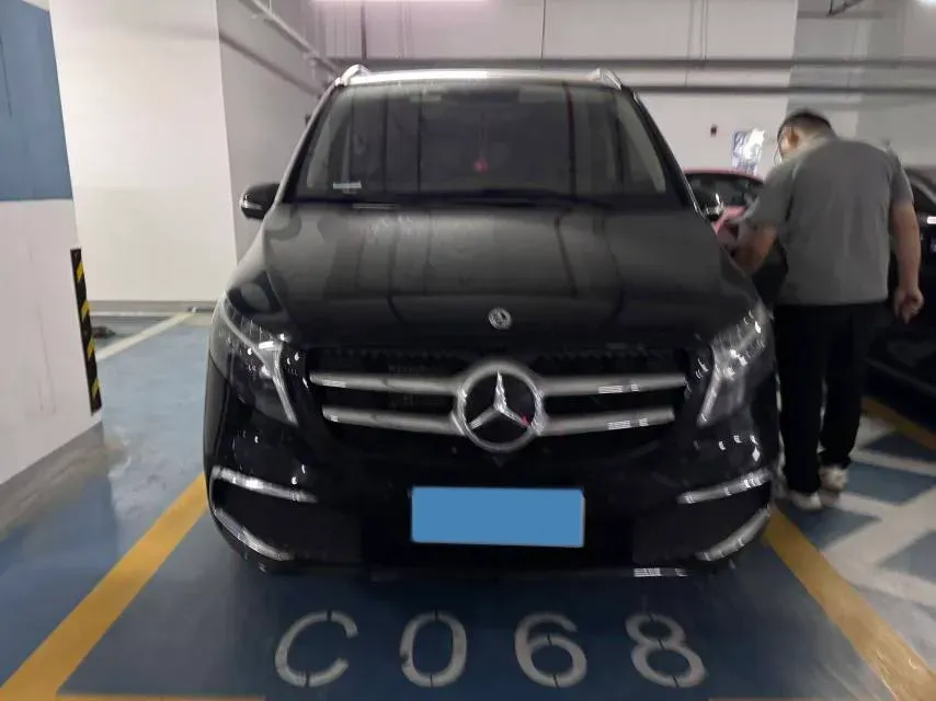 2023 Mercedes-Benz Vito 2.0T 211HP L4 9AT,autocango,china used car exporter,china ev exporter,chinese used car exporter,chinese used ev exporter