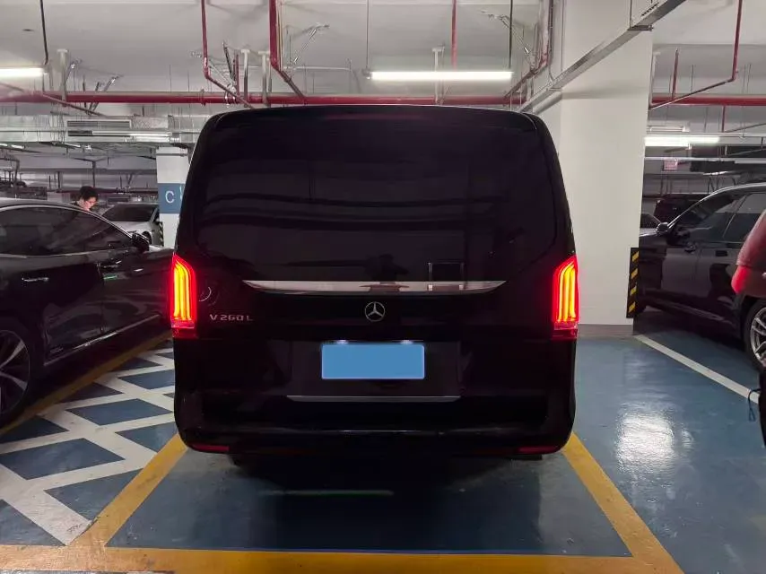 2023 Mercedes-Benz Vito 2.0T 211HP L4 9AT,autocango,china used car exporter,china ev exporter,chinese used car exporter,chinese used ev exporter