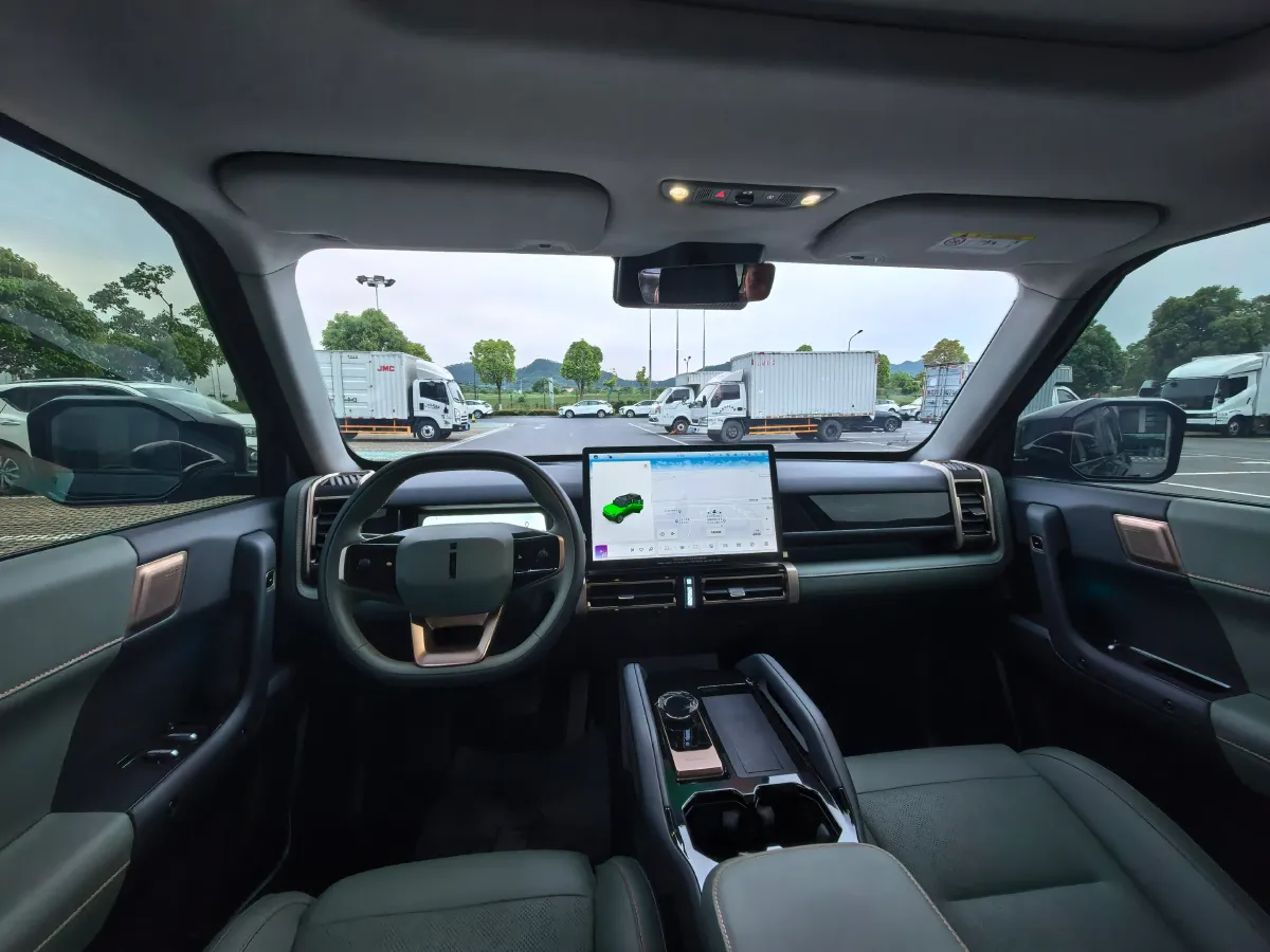2024 Dongfeng RuiQi 7 2.0T 228HP L4 8AT,autocango,china used car exporter,china ev exporter,chinese used car exporter,chinese used ev exporter