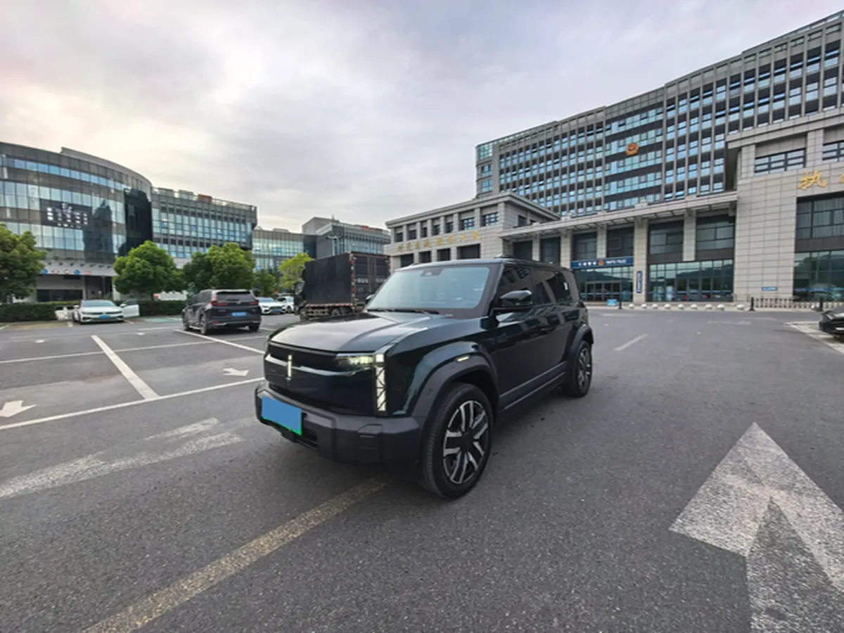 2024 Dongfeng RuiQi 7 2.0T 228HP L4 8AT,autocango,china used car exporter,china ev exporter,chinese used car exporter,chinese used ev exporter
