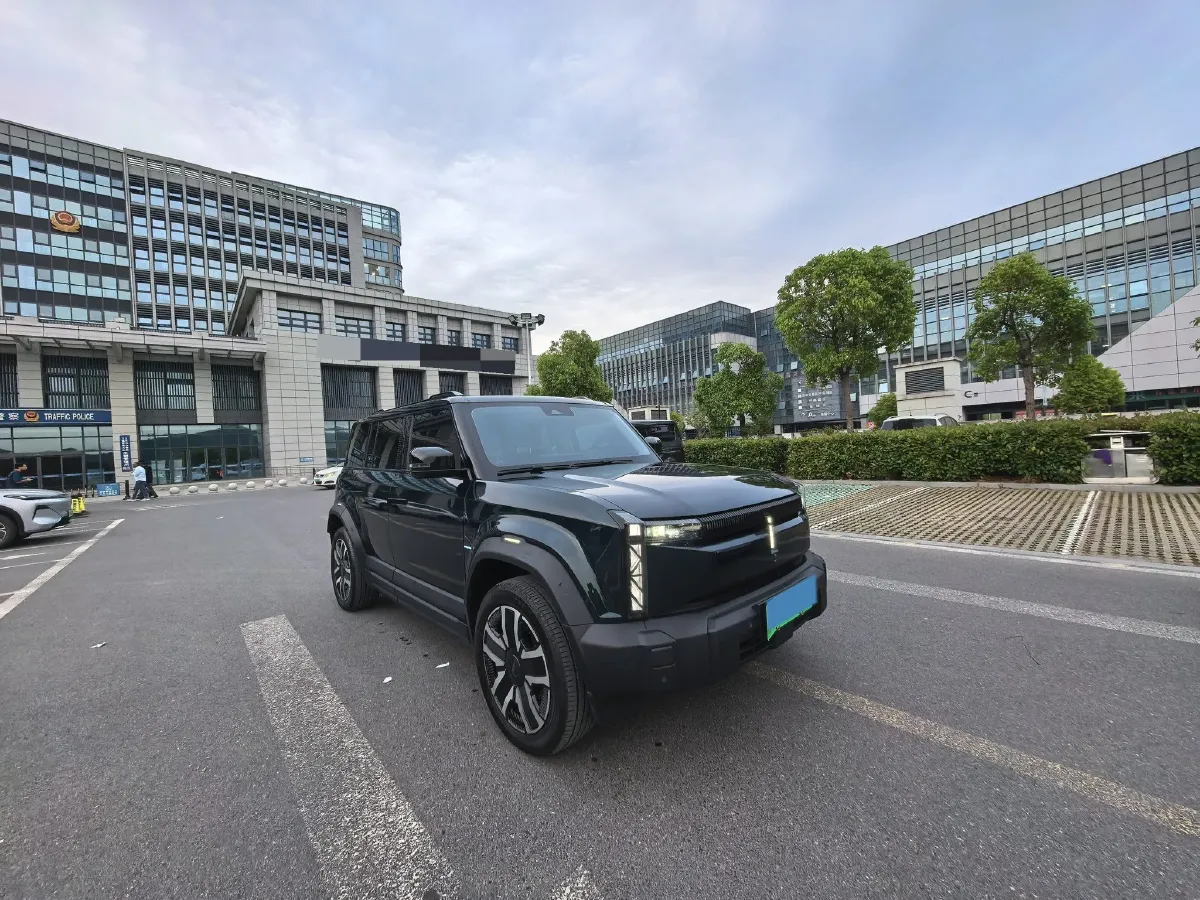 2024 Dongfeng RuiQi 7 2.0T 228HP L4 8AT,autocango,china used car exporter,china ev exporter,chinese used car exporter,chinese used ev exporter