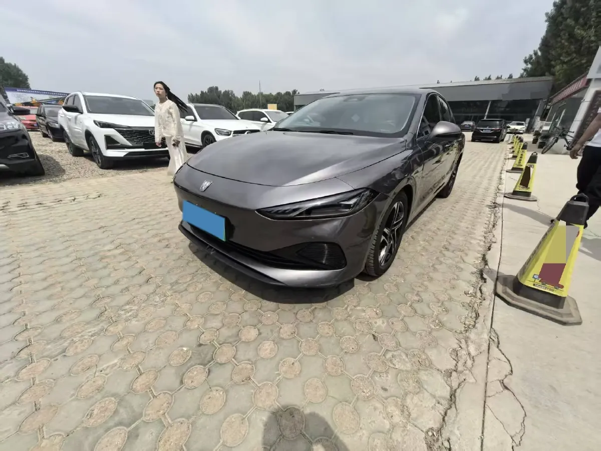 2023 Roewe D7 1.5L 112HP L4 1DHT PHEV 21.4KWH,autocango,china used car exporter,china ev exporter,chinese used car exporter,chinese used ev exporter