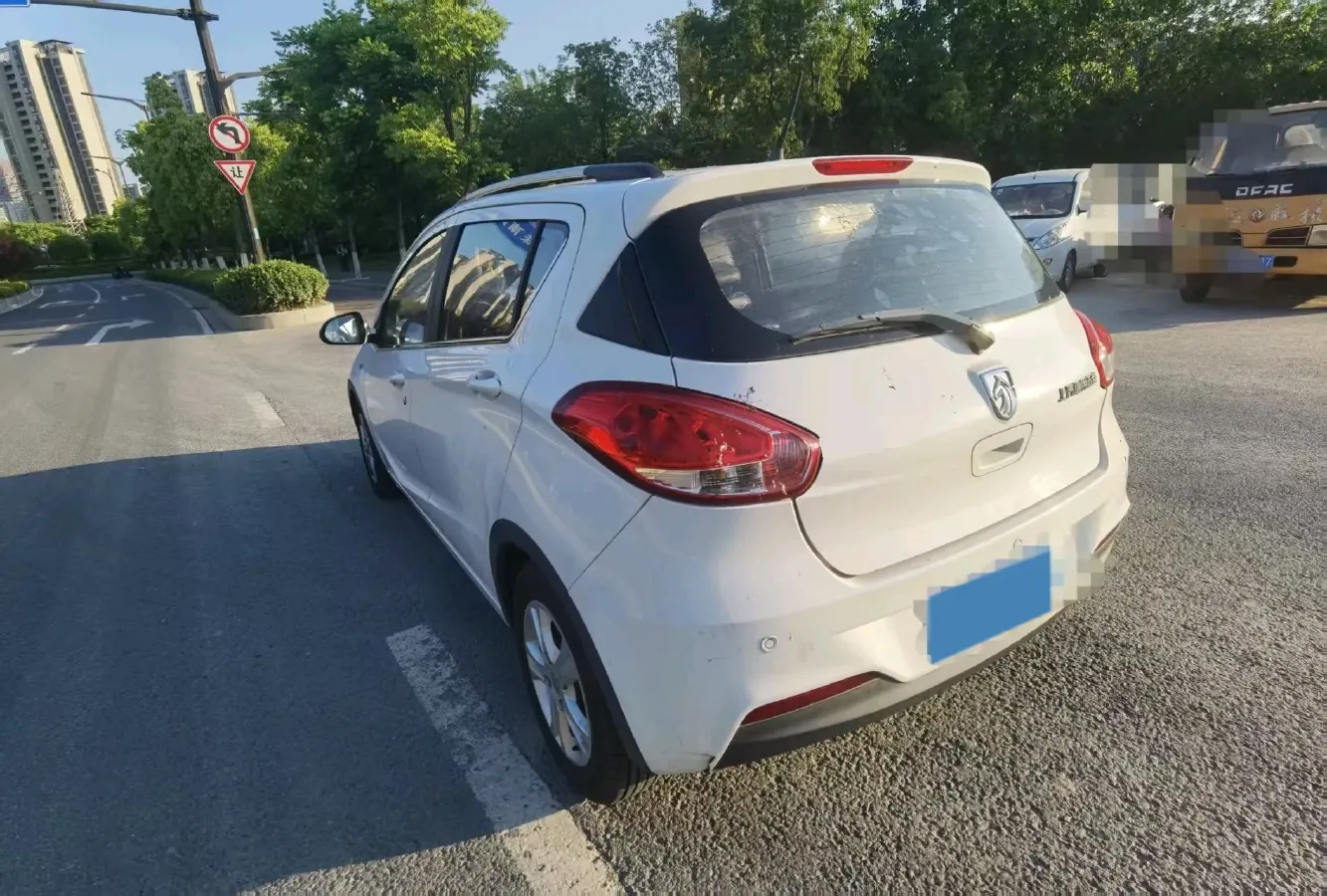 2017 BaoJun 310 1.5L 112HP L4 6MT,autocango,china used car exporter,china ev exporter,chinese used car exporter,chinese used ev exporter