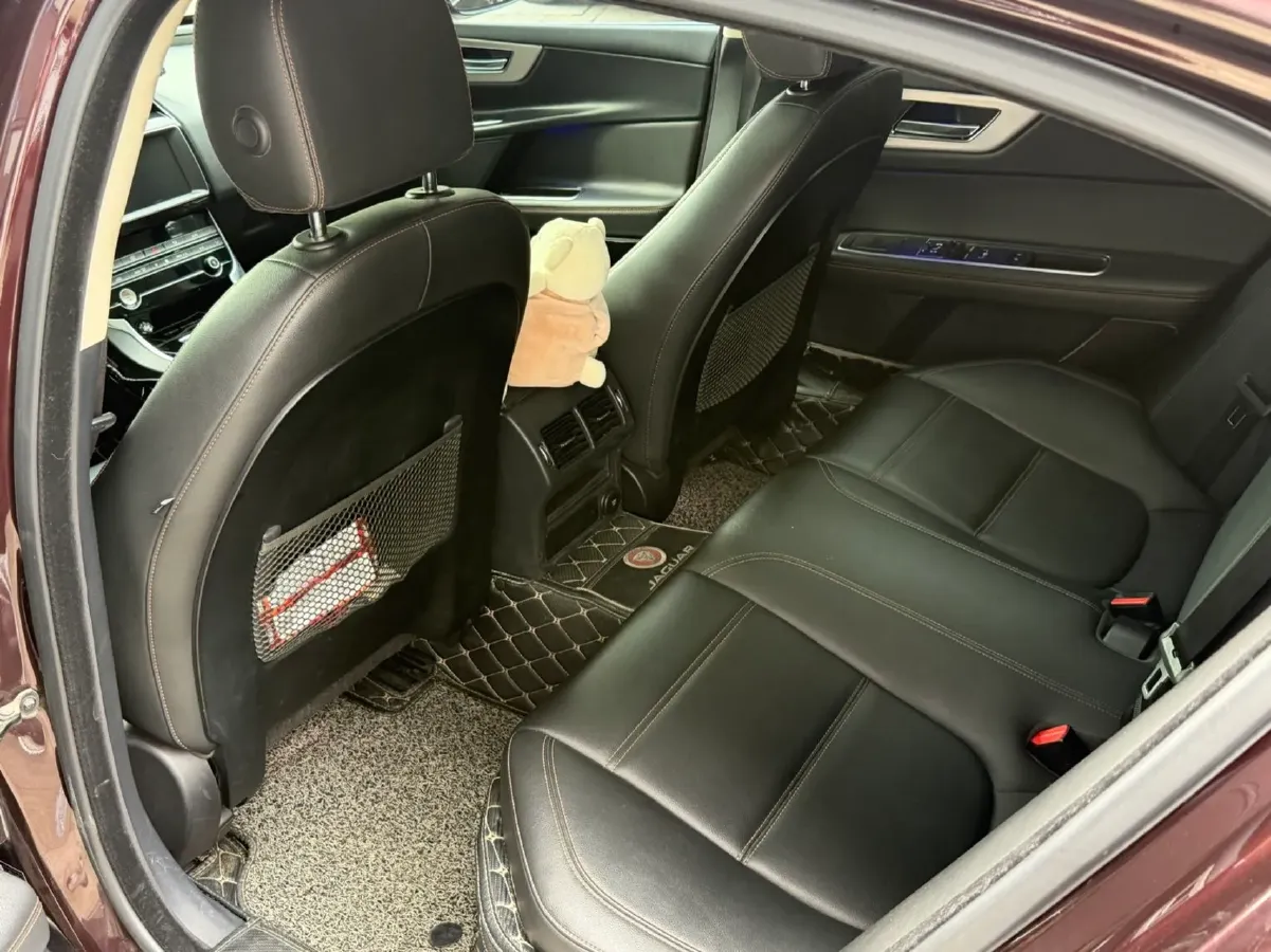 2019 Jeep Cherokee 2.0T 265HP L4 9AT,autocango,china used car exporter,china ev exporter,chinese used car exporter,chinese used ev exporter