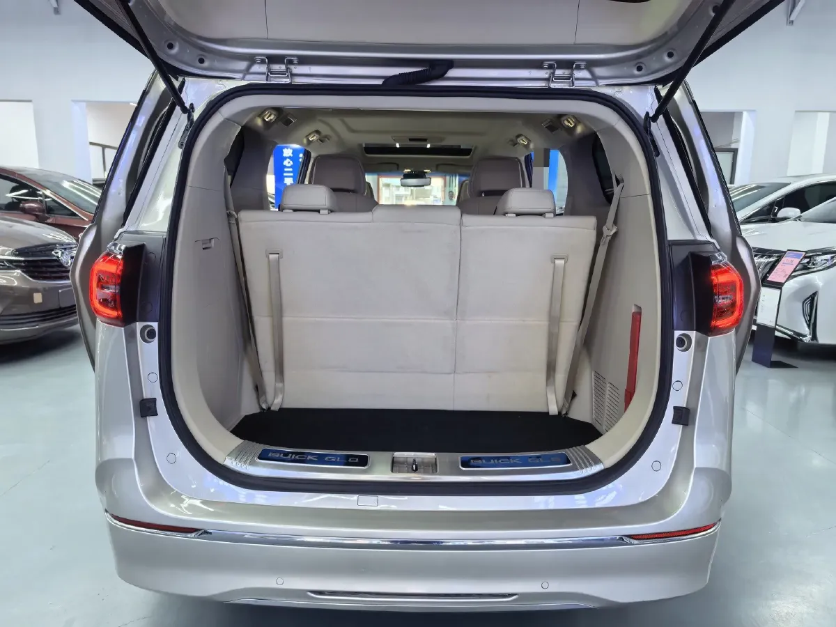 2023 Buick GL8 2.0T 237HP L4 9AT,autocango,china used car exporter,china ev exporter,chinese used car exporter,chinese used ev exporter