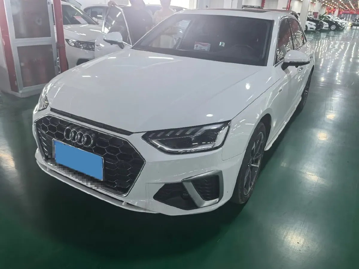 2024 Audi A4L 2.0T 190HP L4 7DCT,autocango,china used car exporter,china ev exporter,chinese used car exporter,chinese used ev exporter