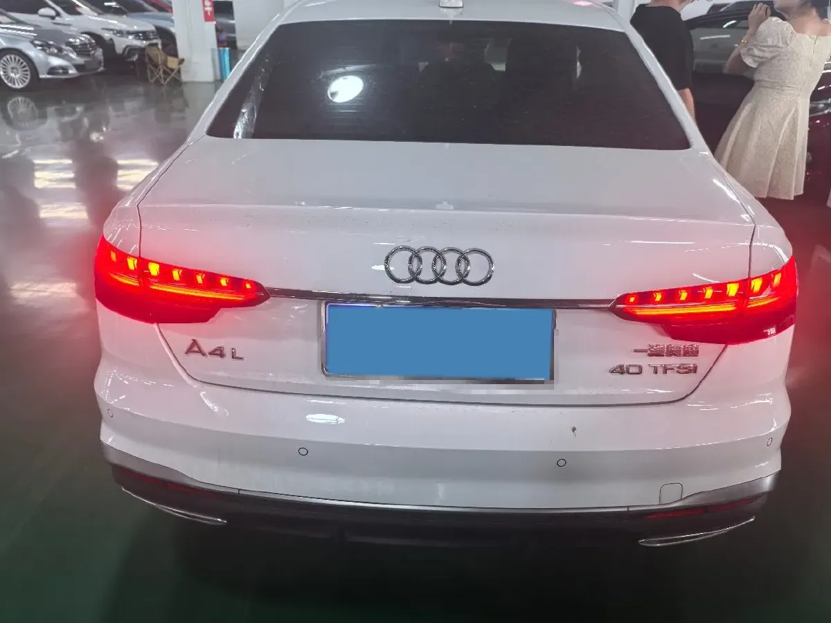 2024 Audi A4L 2.0T 190HP L4 7DCT,autocango,china used car exporter,china ev exporter,chinese used car exporter,chinese used ev exporter