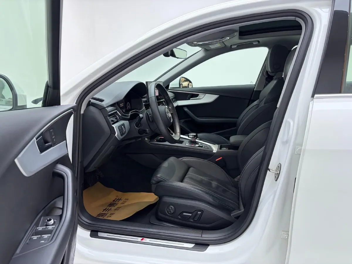 2020 Audi A4L 2.0T 190HP L4 7DCT,autocango,china used car exporter,china ev exporter,chinese used car exporter,chinese used ev exporter