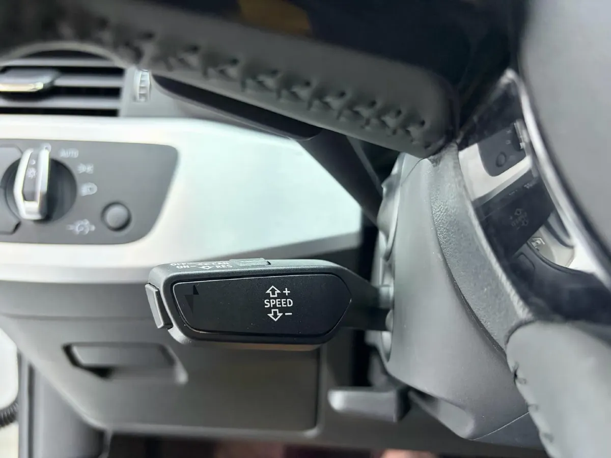 2020 Audi A4L 2.0T 190HP L4 7DCT,autocango,china used car exporter,china ev exporter,chinese used car exporter,chinese used ev exporter