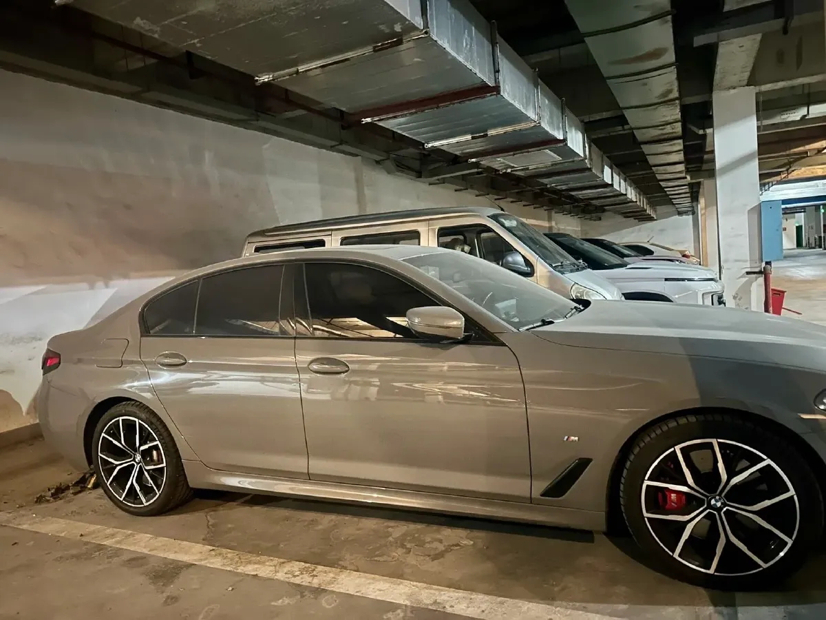 2022 BMW 5 Series 3.0T 340HP L6 8AT,autocango,china used car exporter,china ev exporter,chinese used car exporter,chinese used ev exporter