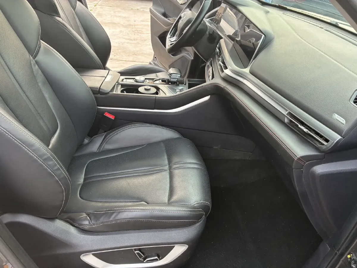 2022 ChangAn CS75 Plus 1.5T 178HP L4 6AT,autocango,china used car exporter,china ev exporter,chinese used car exporter,chinese used ev exporter