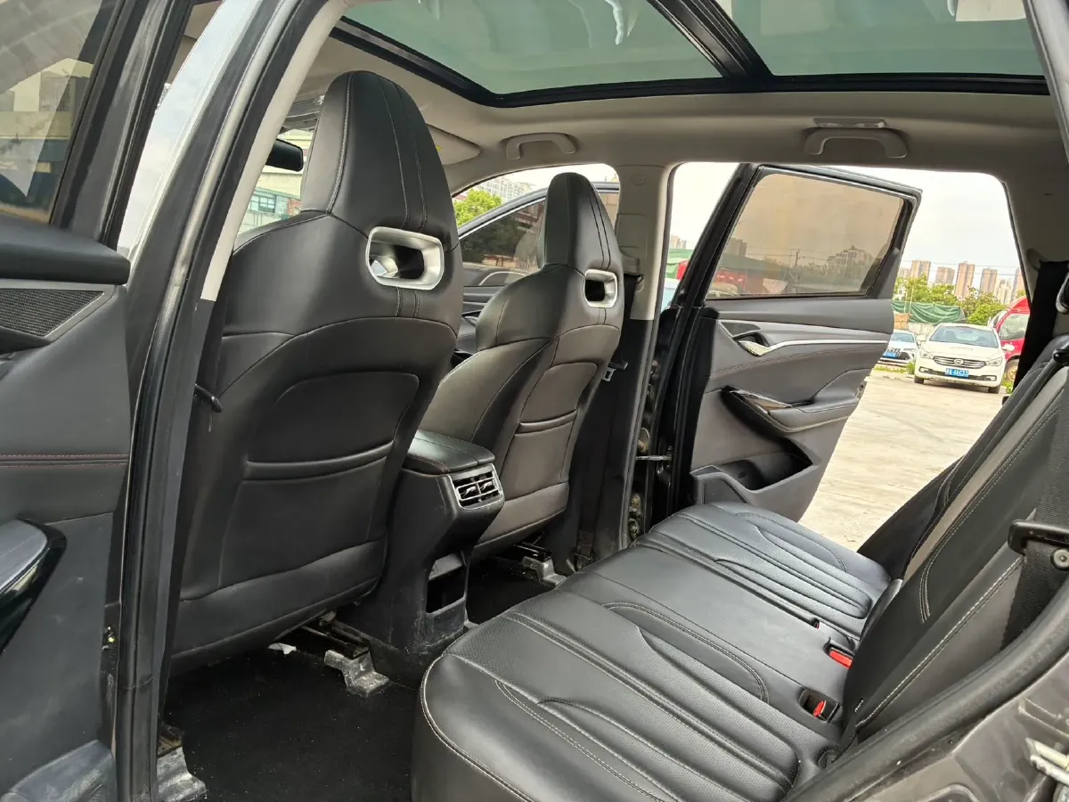 2022 ChangAn CS75 Plus 1.5T 178HP L4 6AT,autocango,china used car exporter,china ev exporter,chinese used car exporter,chinese used ev exporter