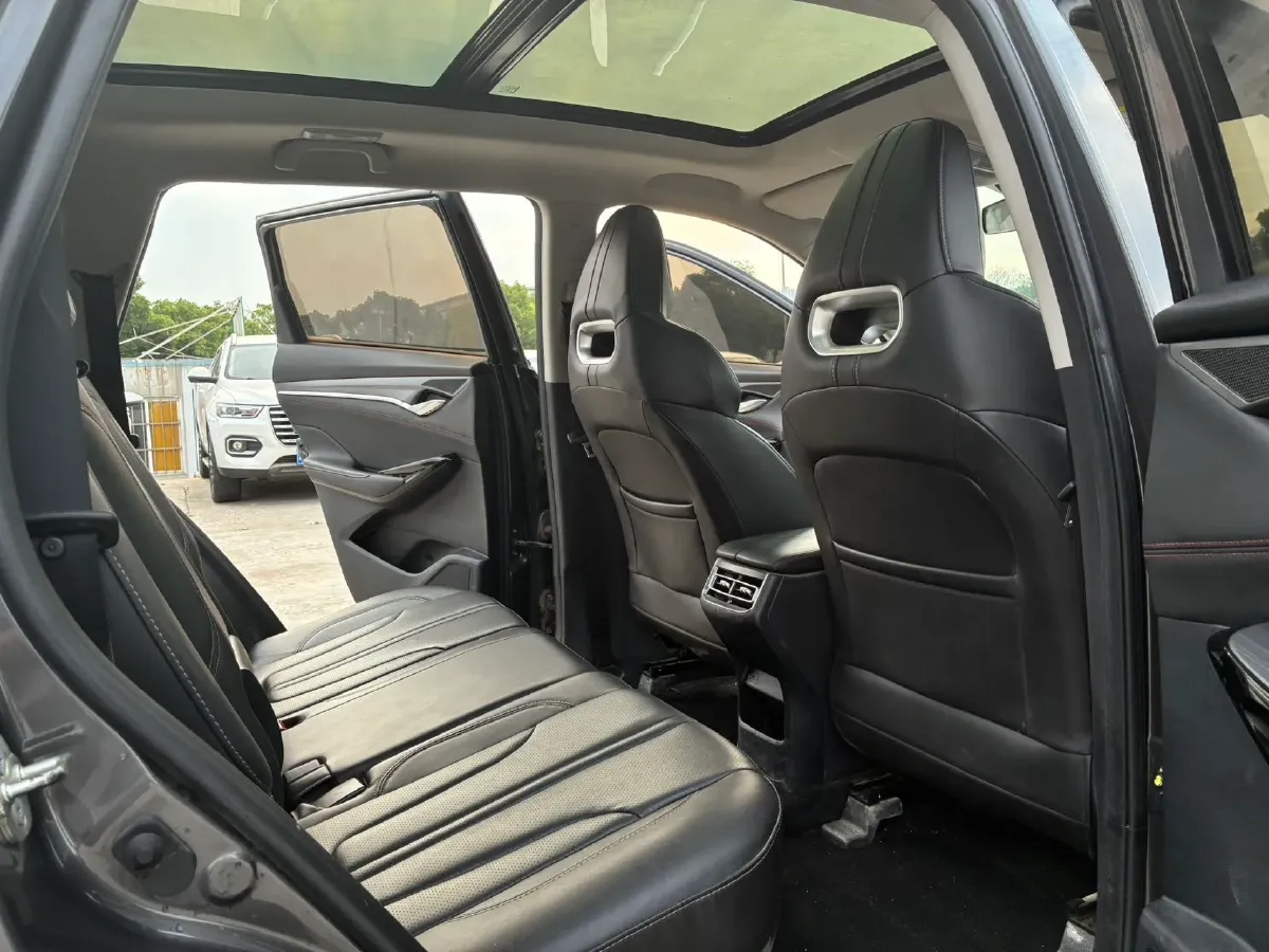 2022 ChangAn CS75 Plus 1.5T 178HP L4 6AT,autocango,china used car exporter,china ev exporter,chinese used car exporter,chinese used ev exporter