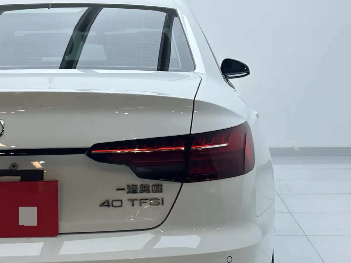 2022 Audi A4L 2.0T 190HP L4 7DCT,autocango,china used car exporter,china ev exporter,chinese used car exporter,chinese used ev exporter