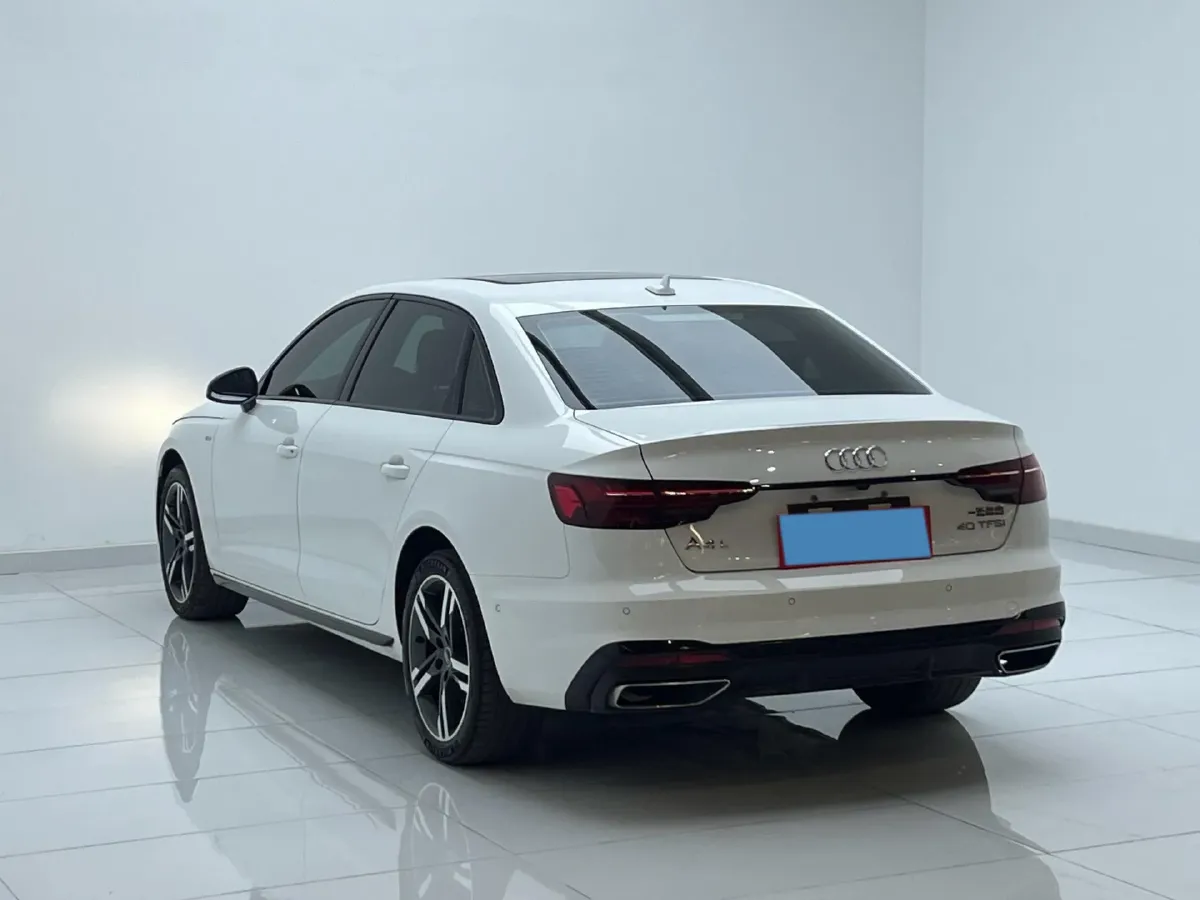 2022 Audi A4L 2.0T 190HP L4 7DCT,autocango,china used car exporter,china ev exporter,chinese used car exporter,chinese used ev exporter
