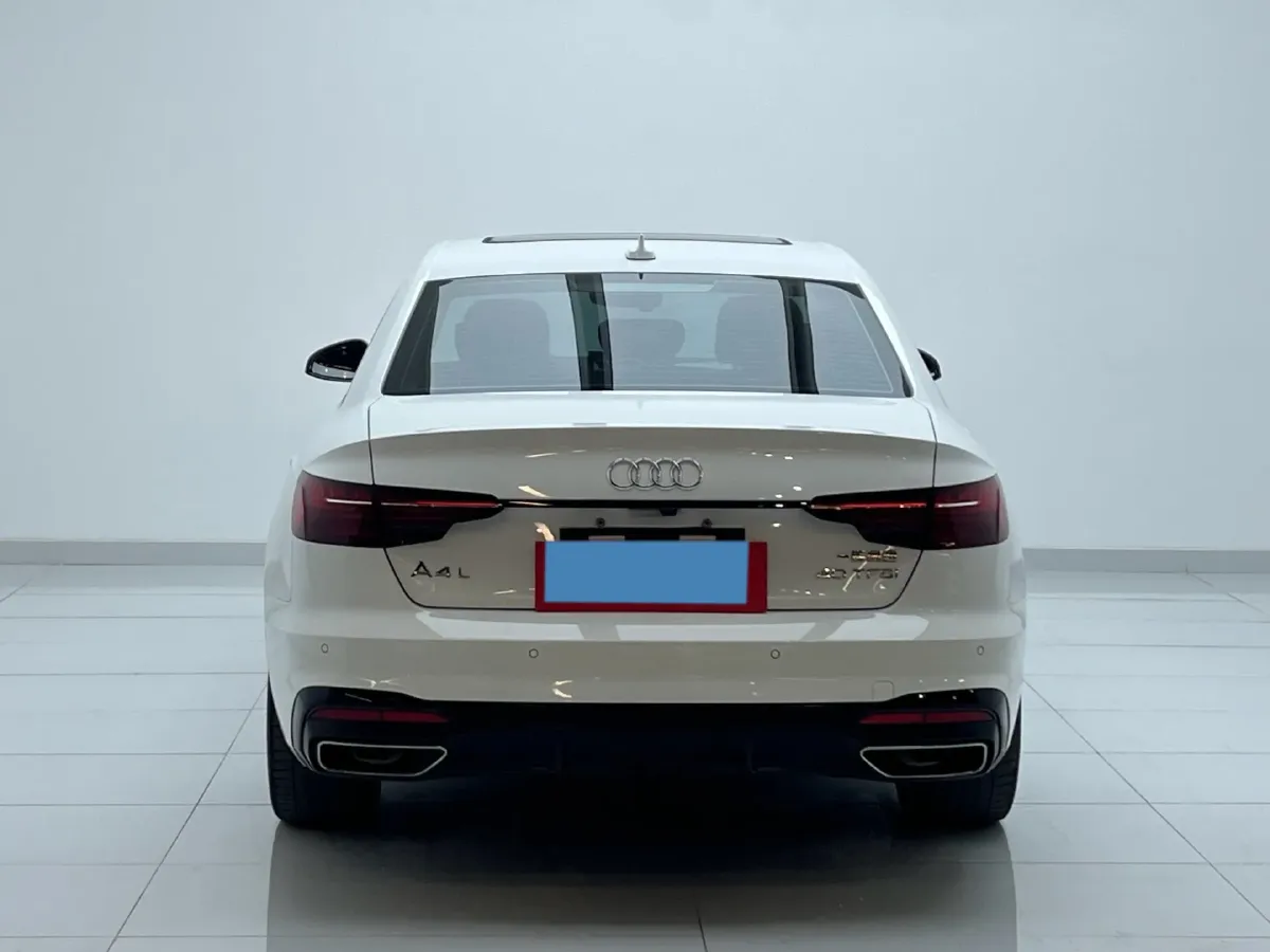 2022 Audi A4L 2.0T 190HP L4 7DCT,autocango,china used car exporter,china ev exporter,chinese used car exporter,chinese used ev exporter